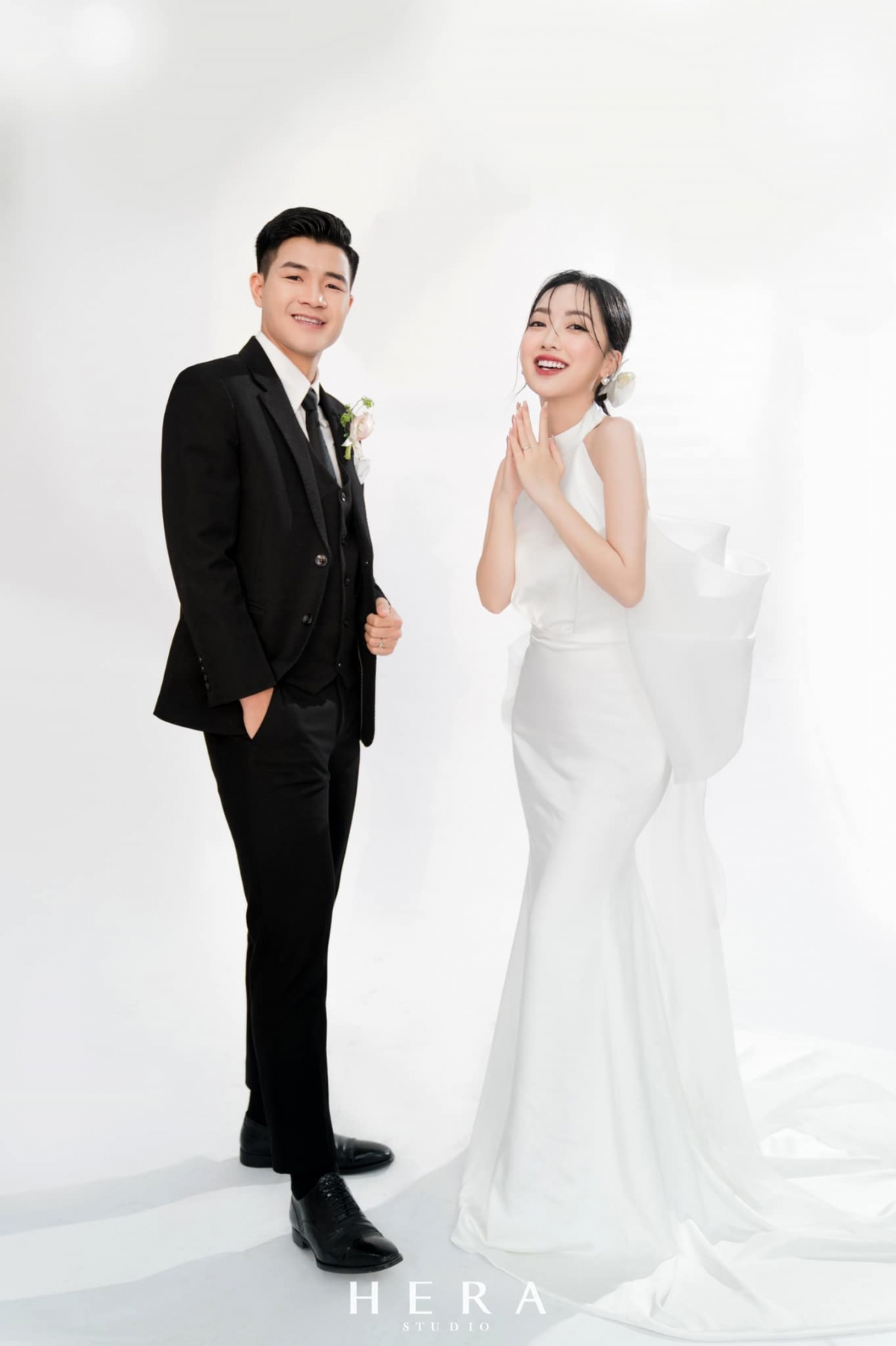 'Đứng hình' trước visual cực đỉnh của vợ mới cưới Hà Đức Chinh
