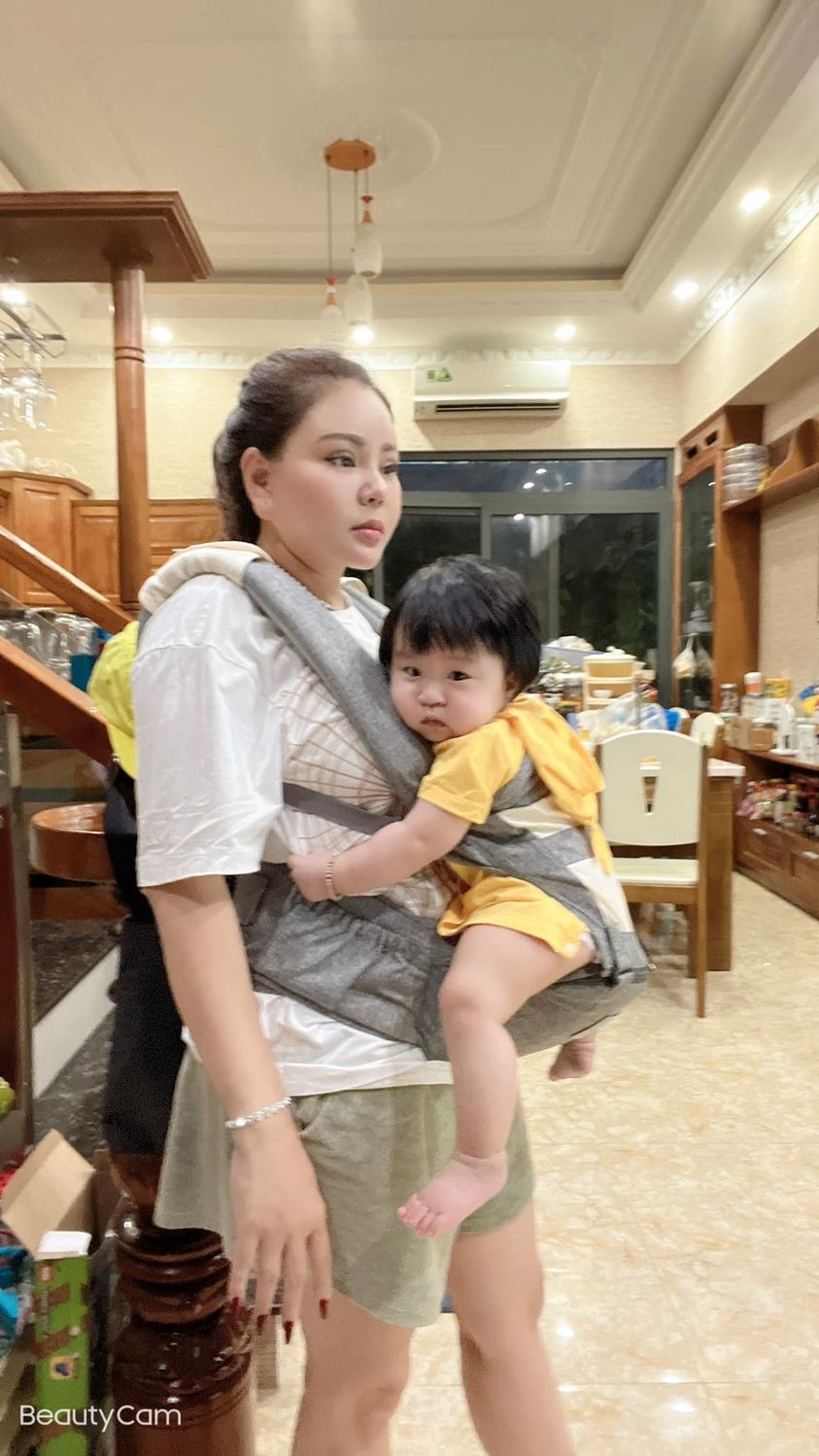 Lê Giang: Tuổi 50 vẫn trẻ trung, phát triển sự nghiệp và chăm cháu mọi nơi