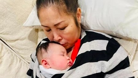 NSND Hồng Vân rưng rưng nước mắt chia tay cháu ngoại ở Mỹ để về Việt Nam