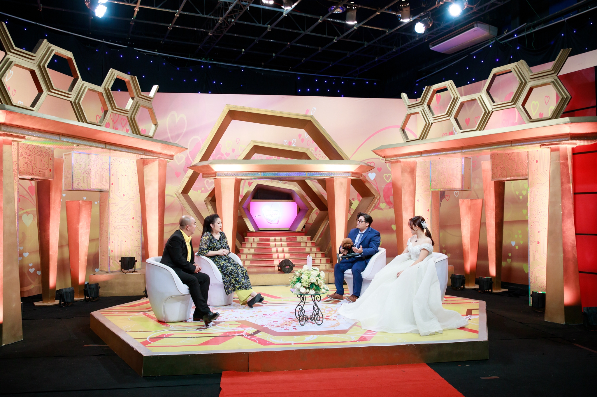 Vợ Việt chồng Tây chuyên làm xe lăn cho thú cưng tiết lộ chuyện hôn nhân Vợ Việt chồng Tây chuyên làm xe lăn cho thú cưng tiết lộ chuyện hôn nhân