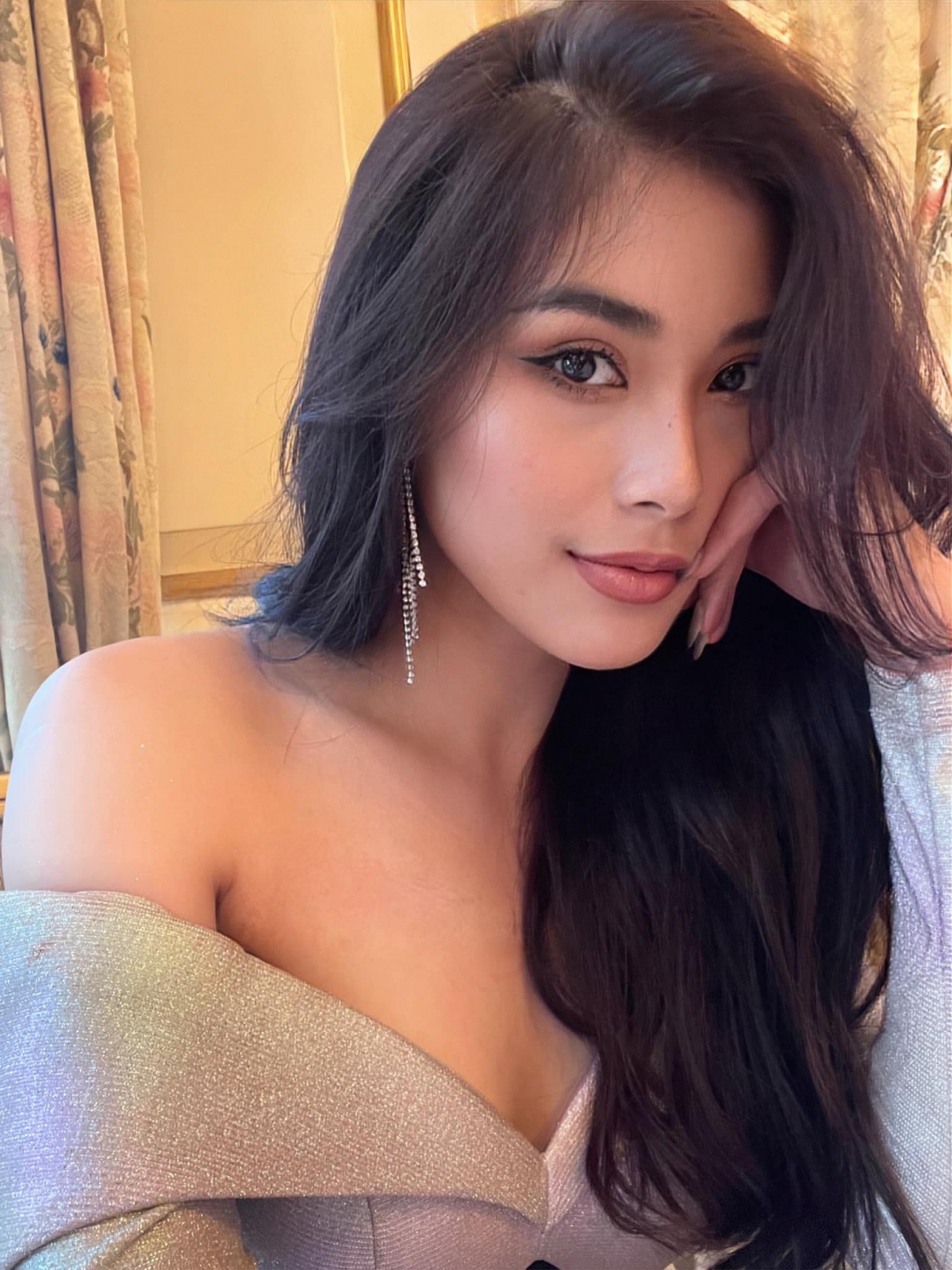 Vẻ đẹp quyến rũ của 'hoa khôi bóng chuyền' lọt top 10 Hoa hậu Hoàn vũ Việt Nam