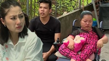 Ngọc Lan khóc như mưa vì chàng trai vất vả mưu sinh chăm sóc vợ bị liệt