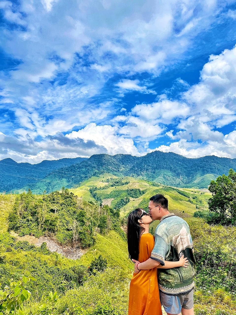 Mừng sinh nhật vợ, anh chồng tặng chuyến du lịch xuyên Việt trị giá 150 triệu đồng Mừng sinh nhật vợ, anh chồng tặng chuyến du lịch xuyên Việt trị giá 150 triệu đồng