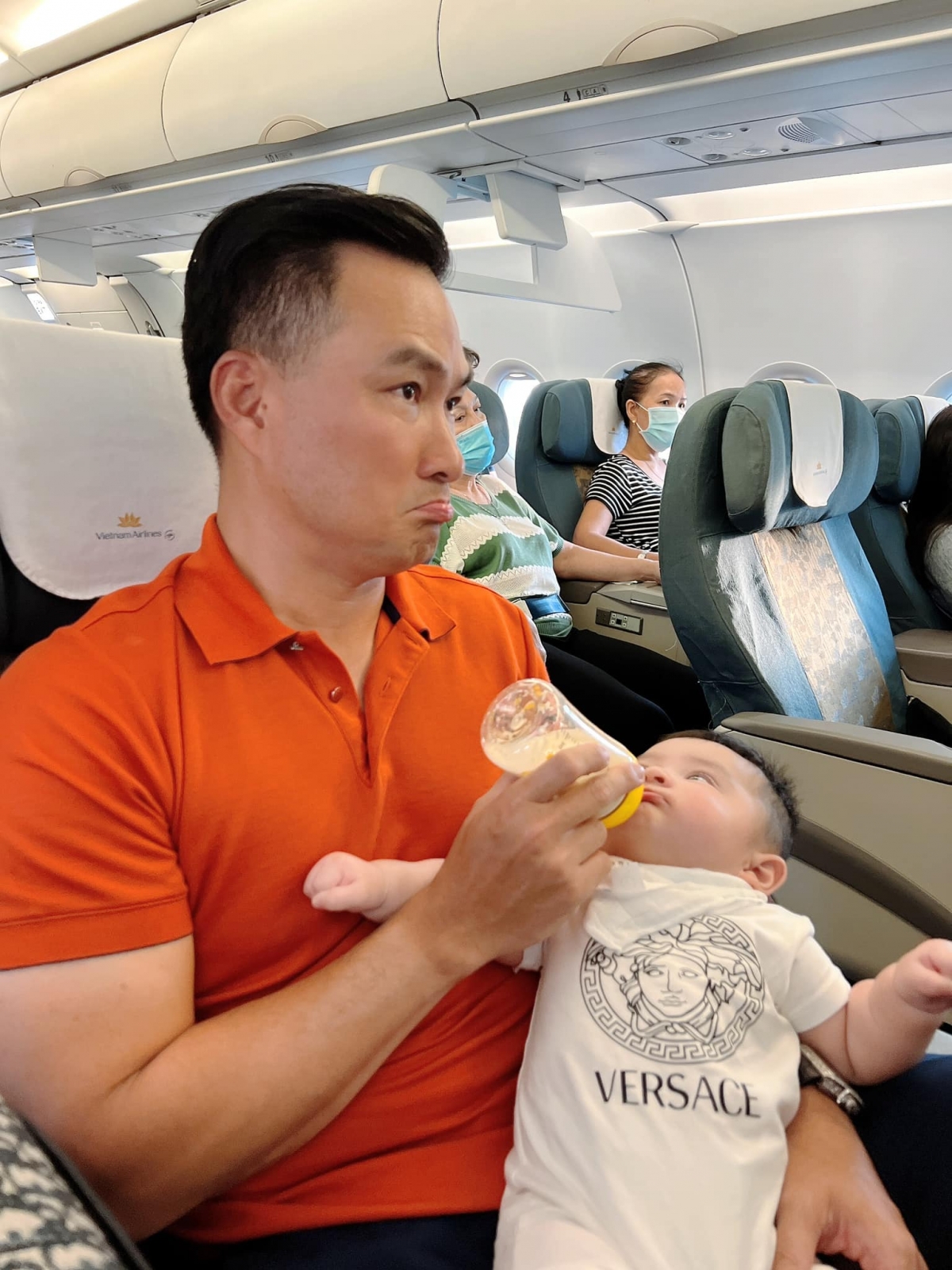 Con trai diễn viên Chi Bảo được khen hết lời vì bộ ảnh như thiên thần