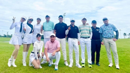 Bạn trai Hương Giang hội ngộ anh em nhà thiếu gia Phan Thành trên sân golf
