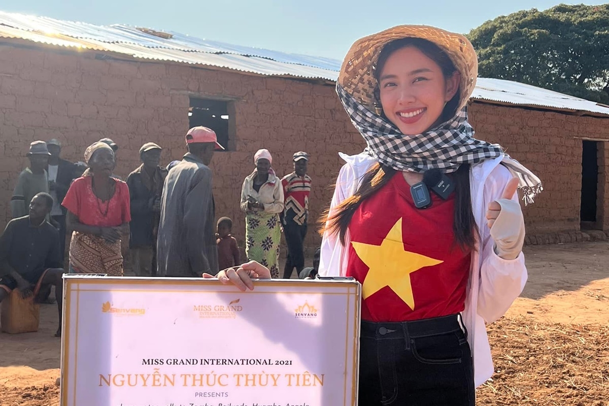 Miss Grand Thùy Tiên trao tặng 2 giếng nước cho người dân nghèo ở Angola