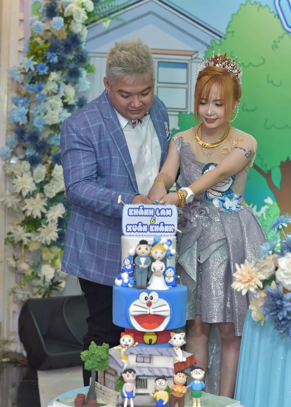 Cô dâu - chú rể Bạc Liêu mang tuổi thơ vào đám cưới ngập tràn Doraemon Cô dâu - chú rể Bạc Liêu mang tuổi thơ vào đám cưới ngập tràn Doraemon