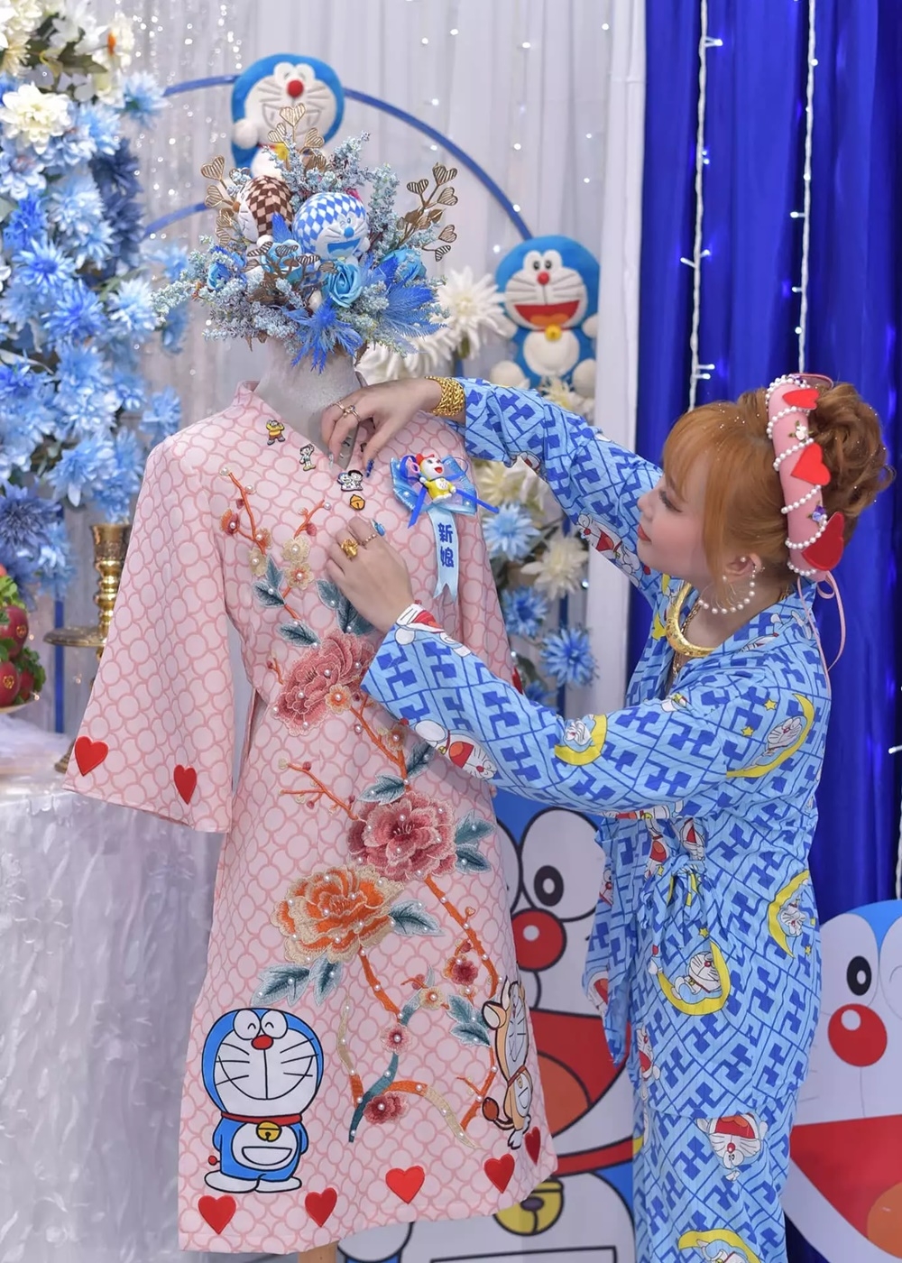 Cô dâu - chú rể Bạc Liêu mang tuổi thơ vào đám cưới ngập tràn Doraemon