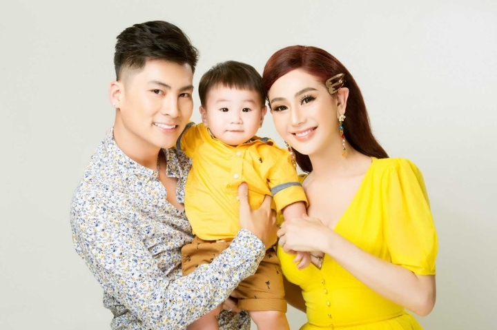 Lâm Khánh Chi xúc động trước tin nhắn chúc mừng sinh nhật của con trai 3 tuổi