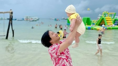 Diễn viên Quý Bình chia sẻ hình ảnh hiếm hoi cùng con trai 4 tháng tuổi
