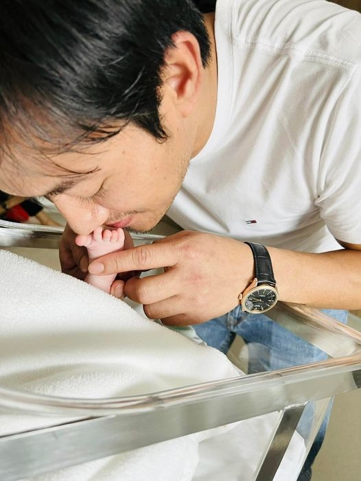 Diễn viên Quý Bình chia sẻ hình ảnh hiếm hoi cùng con trai 4 tháng tuổi Diễn viên Quý Bình chia sẻ hình ảnh hiếm hoi cùng con trai 4 tháng tuổi