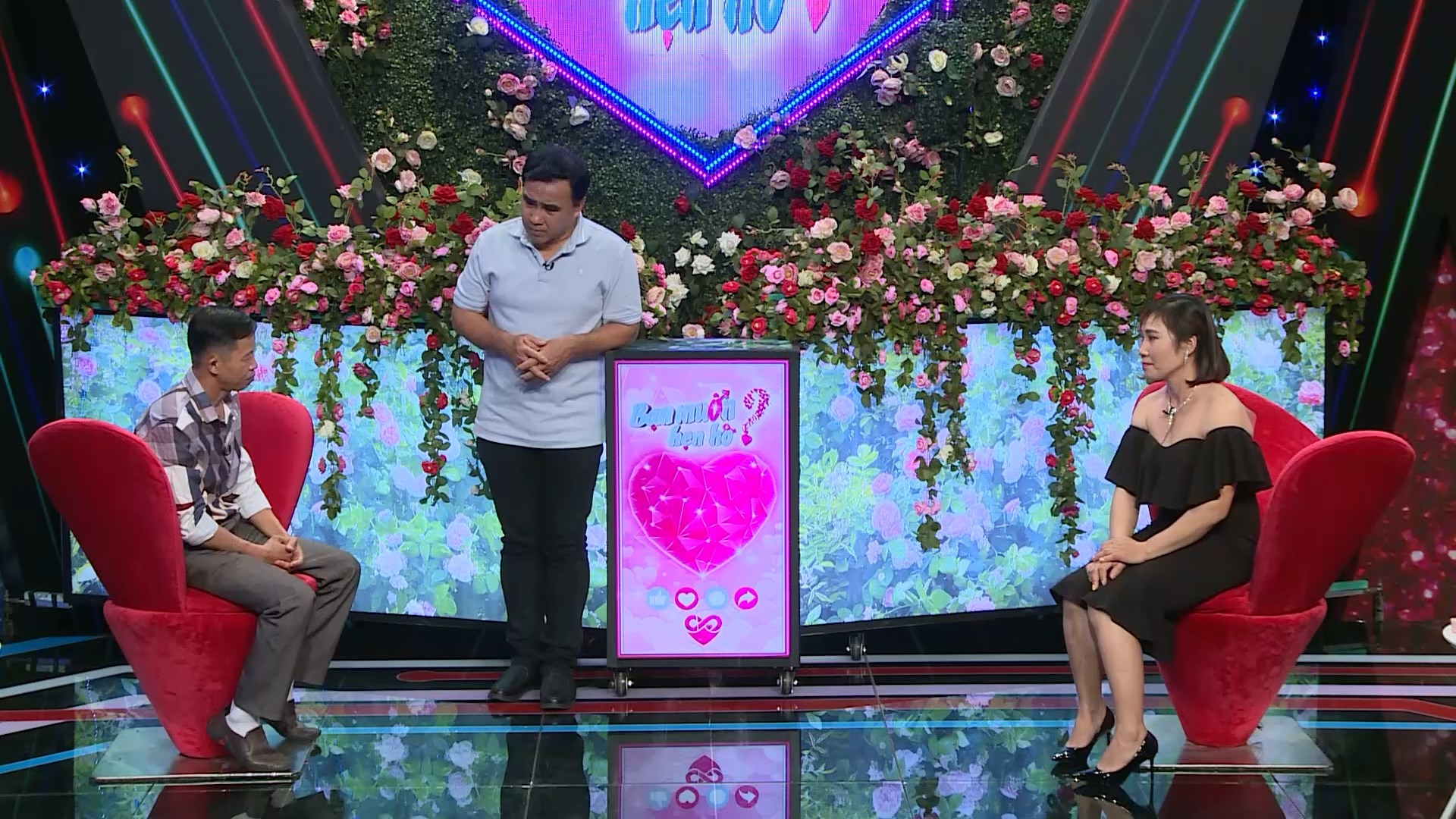 Mẹ đơn thân mang hai con trai đến phim trường 'Bạn muốn hẹn hò'
