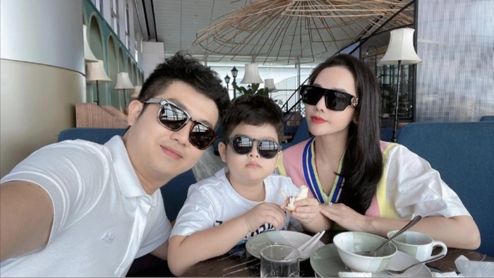 Nhật Kim Anh 'tái hợp' chồng cũ đưa con trai đi du lịch nước ngoài Nhật Kim Anh 'tái hợp' chồng cũ đưa con trai đi du lịch nước ngoài