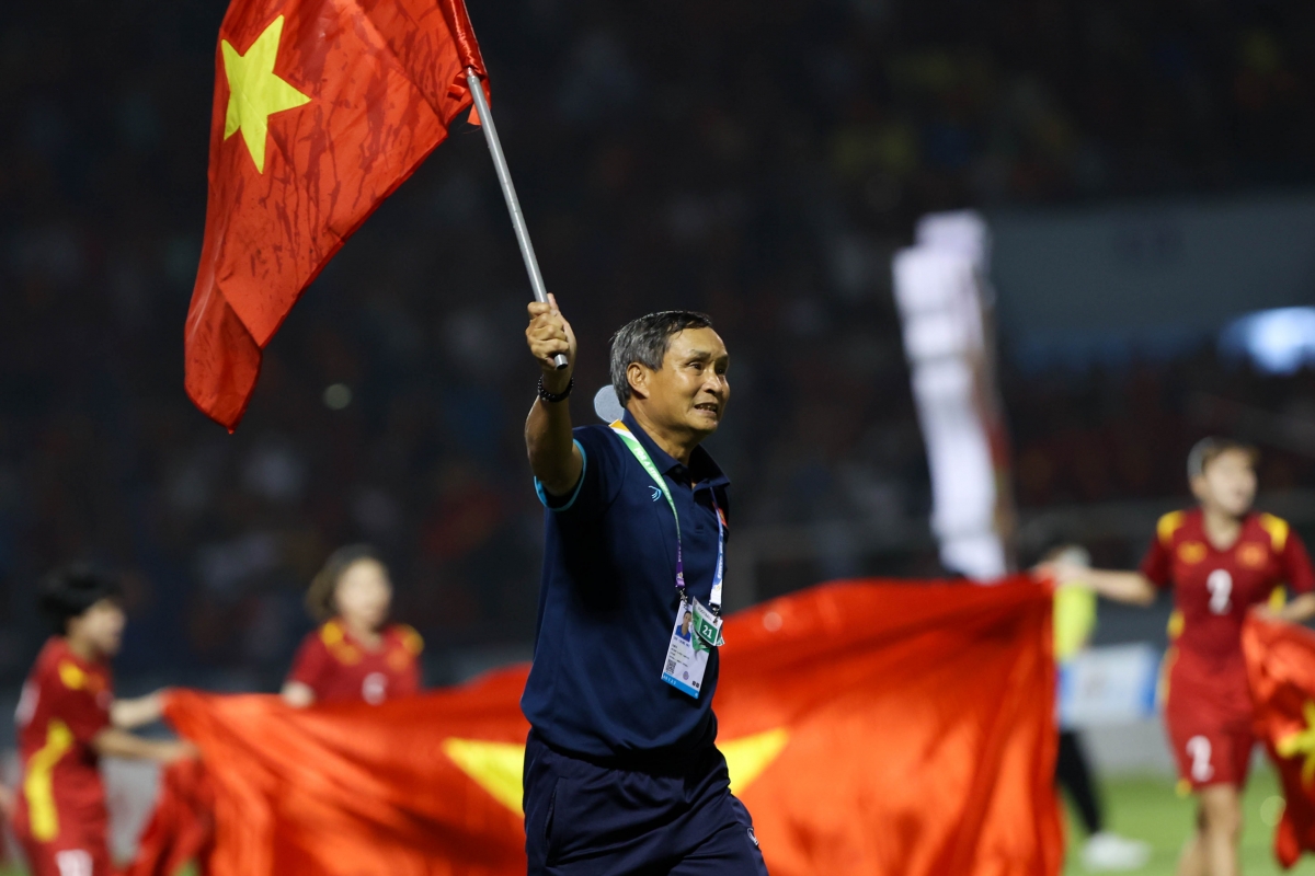 Bóng đá Việt Nam sẽ rất khó có thể tìm kiếm người thay thế HLV Mai Đức Chung