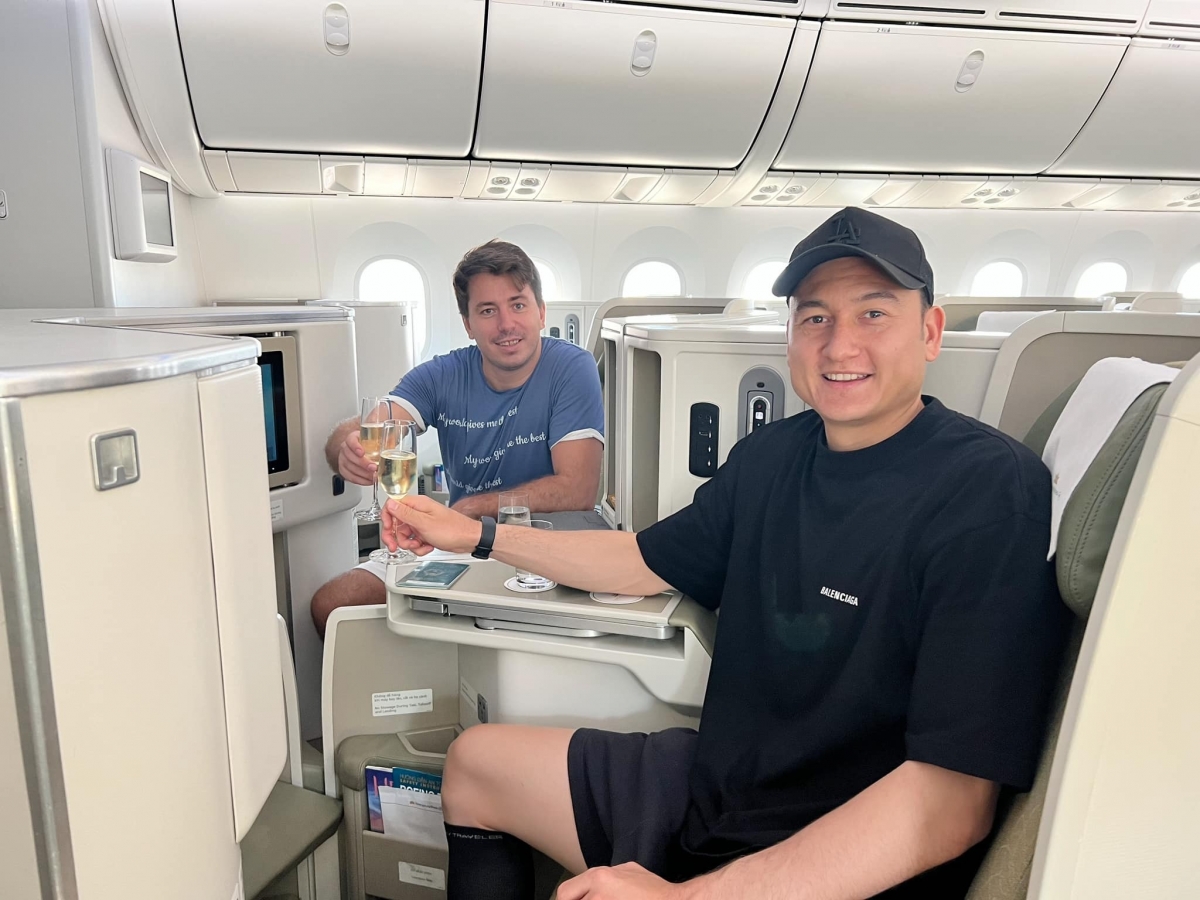 Đặng Văn Lâm và vận đen kéo từ Nhật Bản về đến Việt Nam