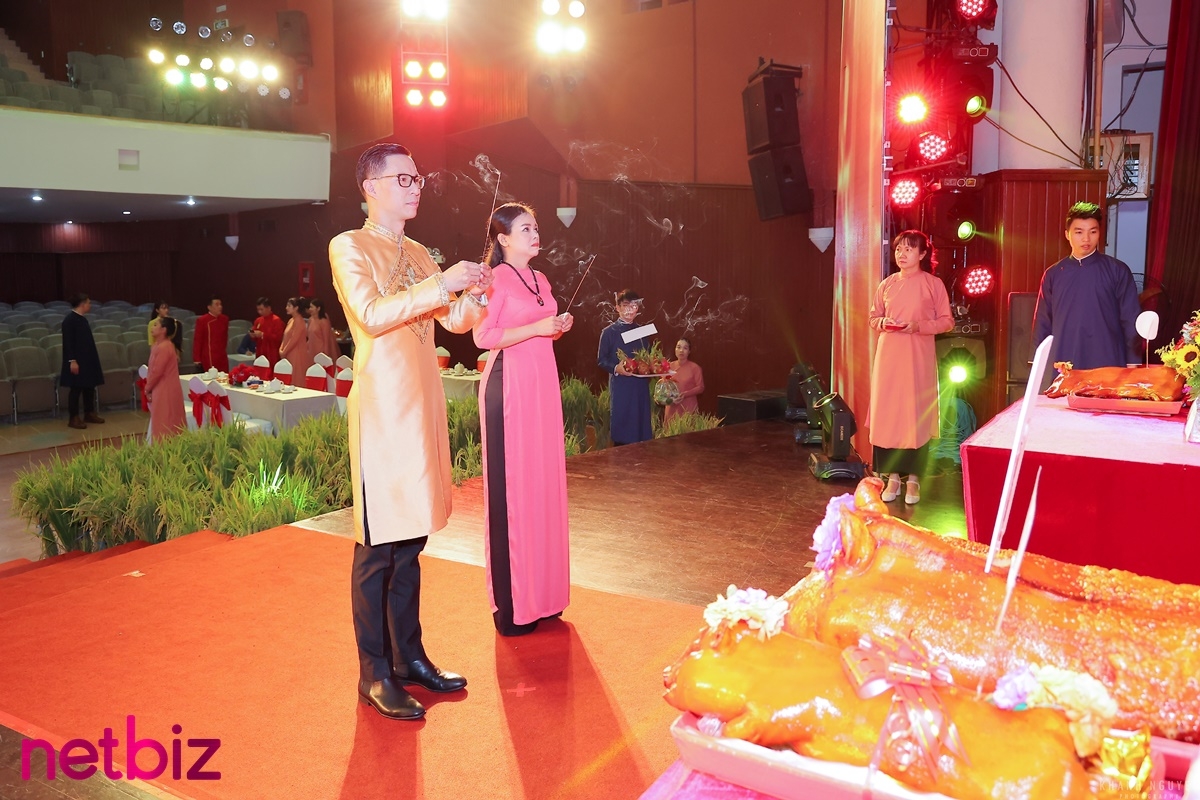 Dàn nghệ sĩ hội ngộ dâng hương kính mừng ngày giỗ Tổ Sân khấu Việt Nam