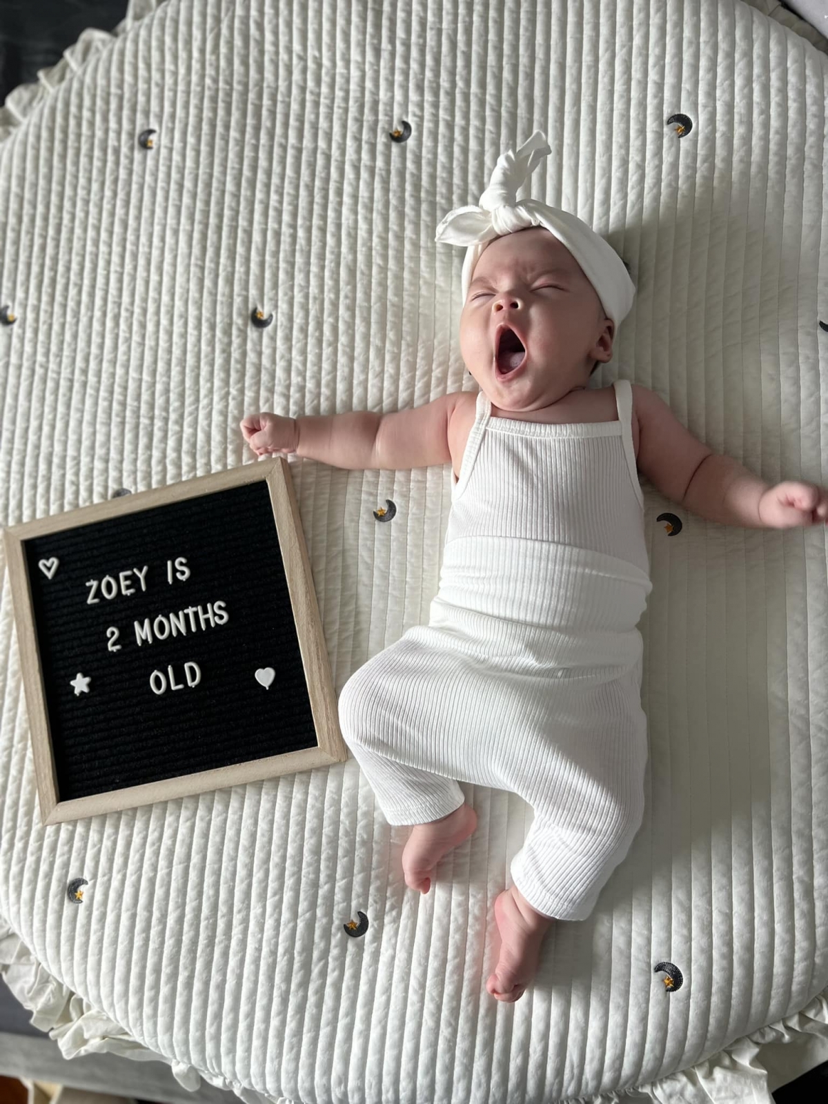 Phạm Quỳnh Anh lần đầu khoe cận mặt con gái thứ 3