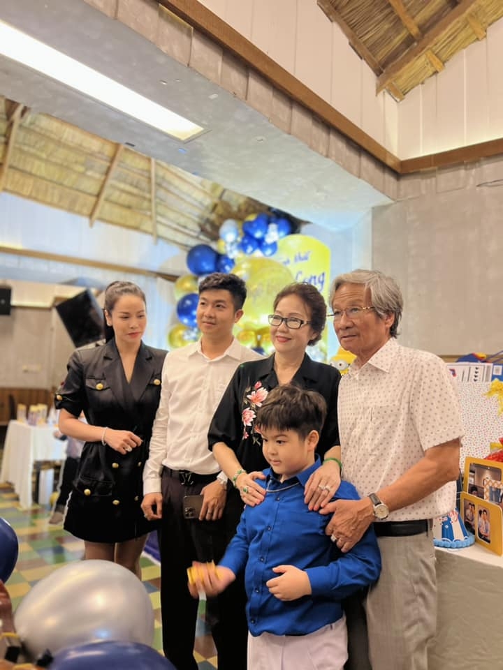 Nhật Kim Anh hội ngộ chồng cũ tổ chức sinh nhật cho con trai Nhật Kim Anh hội ngộ chồng cũ cùng tổ chức sinh nhật cho con trai