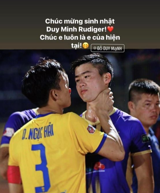 Đỗ Duy Mạnh đón sinh nhật ấm áp bên vợ con, nhận ngay biệt danh 'cầu thủ giàu nhất Việt Nam'