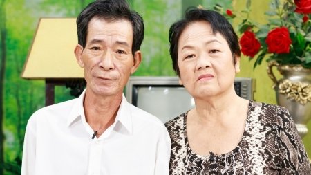 Người đàn ông bất ngờ tìm lại được gia đình thất lạc 42 năm khi lên sóng 'Tình trăm năm'