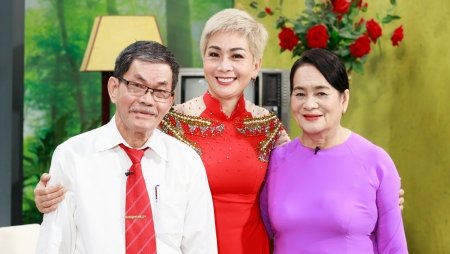 'Mẹ chồng xì-tin' Hạnh Nguyễn hỏi vợ cho bố, tổ chức đám cưới ấn tượng ở Đà Nẵng