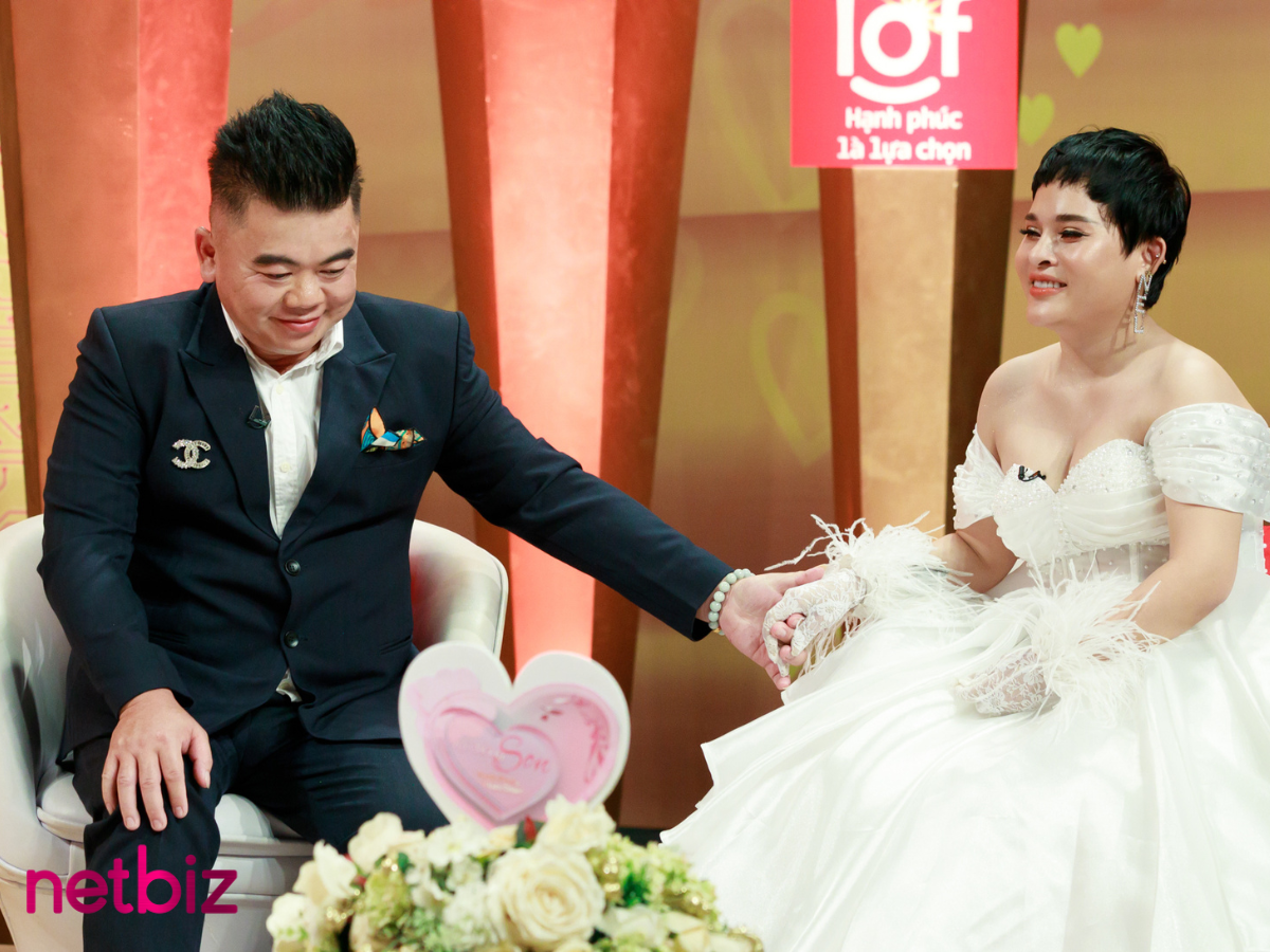 'Vợ chồng son': hôn nhân hạnh phúc của cô gái Việt Nam lấy chồng Malaysia hơn 14 tuổi ‘chớp nhoáng’