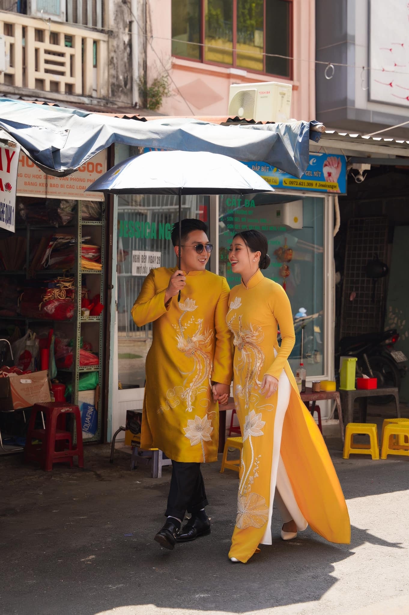 Khả Như rạng rỡ, hạnh phúc khi làm dâu phụ trong lễ vu quy của MC Liêu Hà Trinh Khả Như rạng rỡ khi làm phù dâu trong lễ vu quy của MC Liêu Hà Trinh