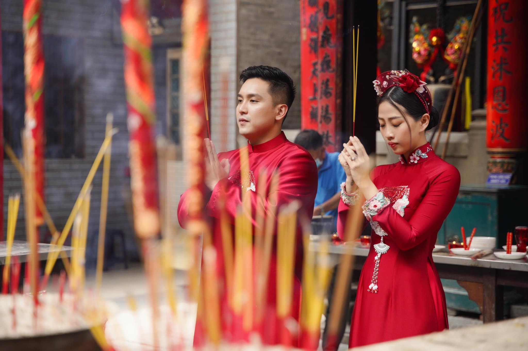 Khả Như rạng rỡ, hạnh phúc khi làm dâu phụ trong lễ vu quy của MC Liêu Hà Trinh Khả Như rạng rỡ khi làm phù dâu trong lễ vu quy của MC Liêu Hà Trinh
