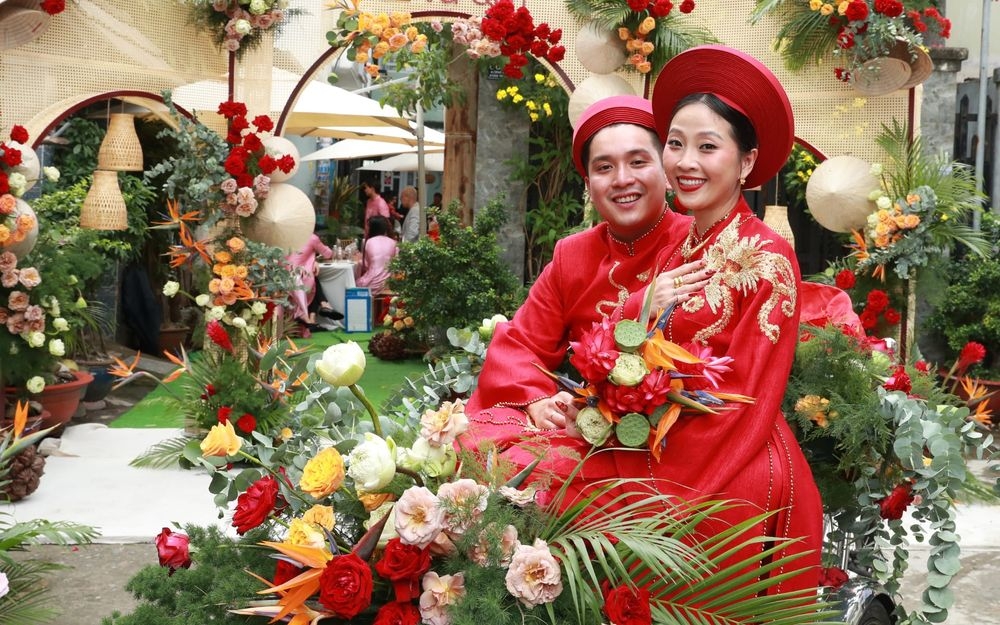 Những điểm đặc biệt tại đám cưới hai cô dâu tháng 10 Diệu Nhi và Liêu Hà Trinh