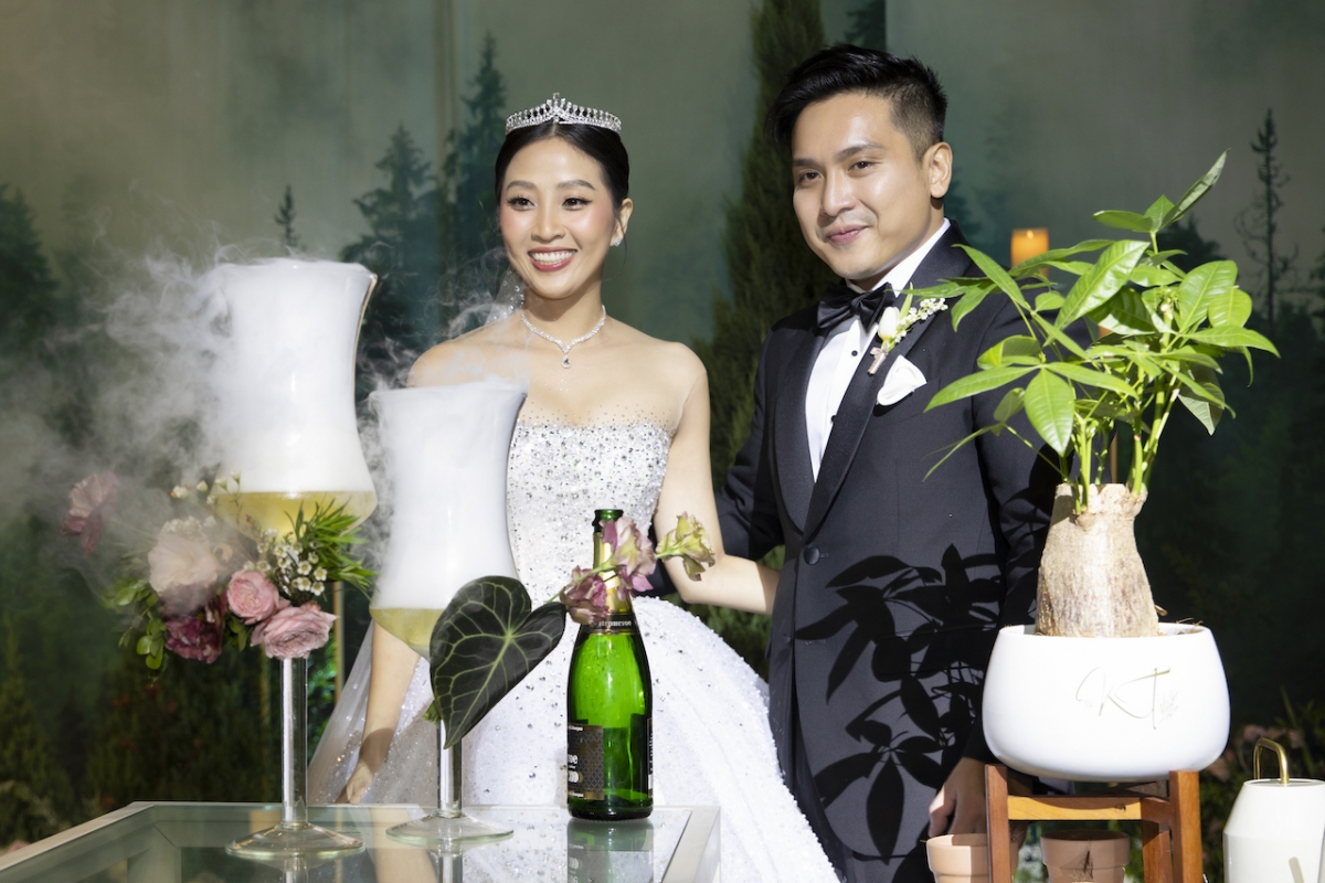 Liêu Hà Trinh bỏ nghi thức cắt bánh trong lễ cưới, chọn cách trồng cây xanh và ý nghĩa thật sự đằng sau