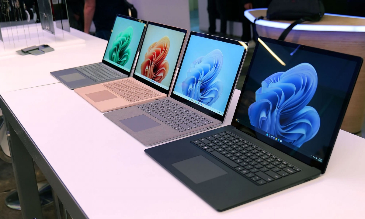 Microsoft ra mắt bộ ba máy tính Surface cao cấp, giá không dưới 1.000 USD