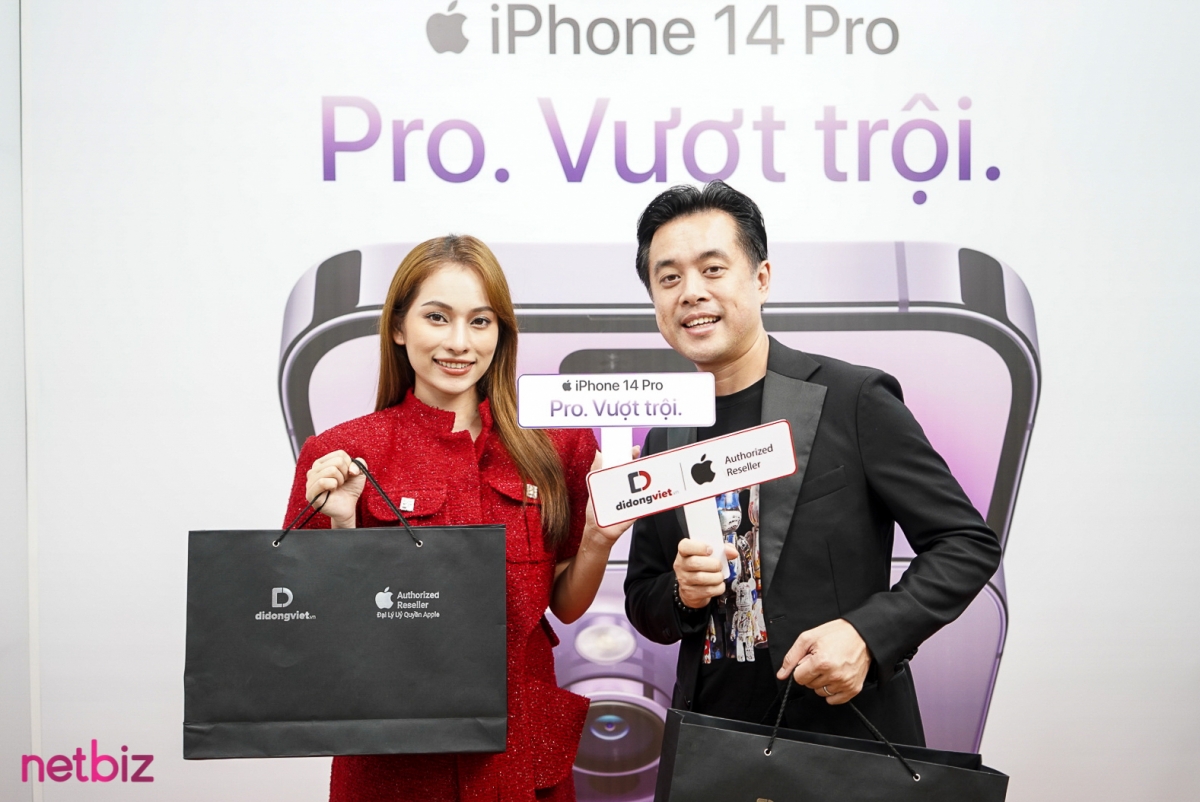 Người Việt chi hàng trăm tỷ đồng để mua iPhone 14 chính hãng ngay ngày đầu mở bán