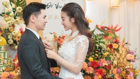 Trùng ngày cưới của con trai bầu Hiển, trận đấu của CLB Hà Nội phải đổi giờ