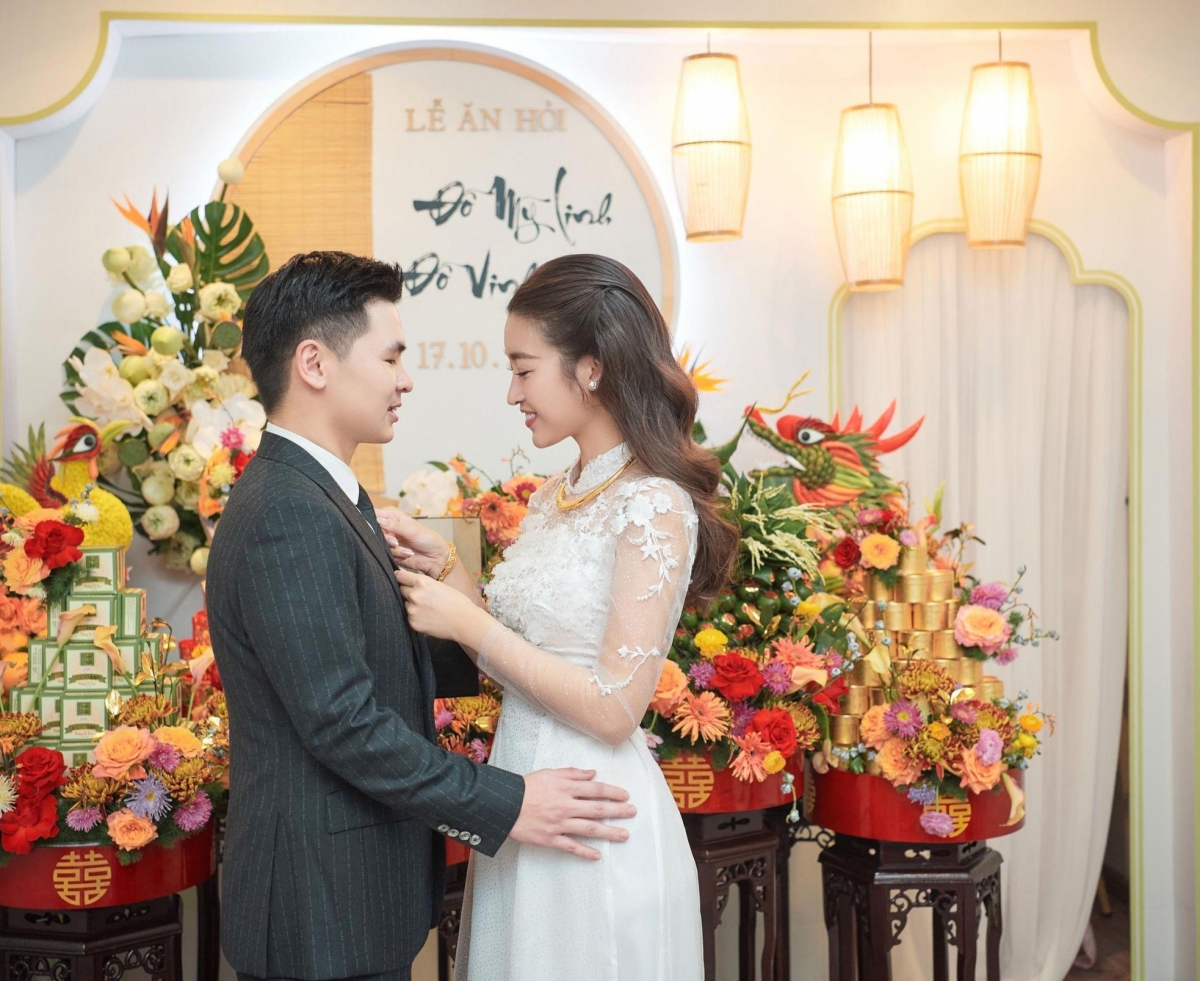 Trùng ngày cưới của con trai bầu Hiển, trận đấu của CLB Hà Nội phải đổi giờ