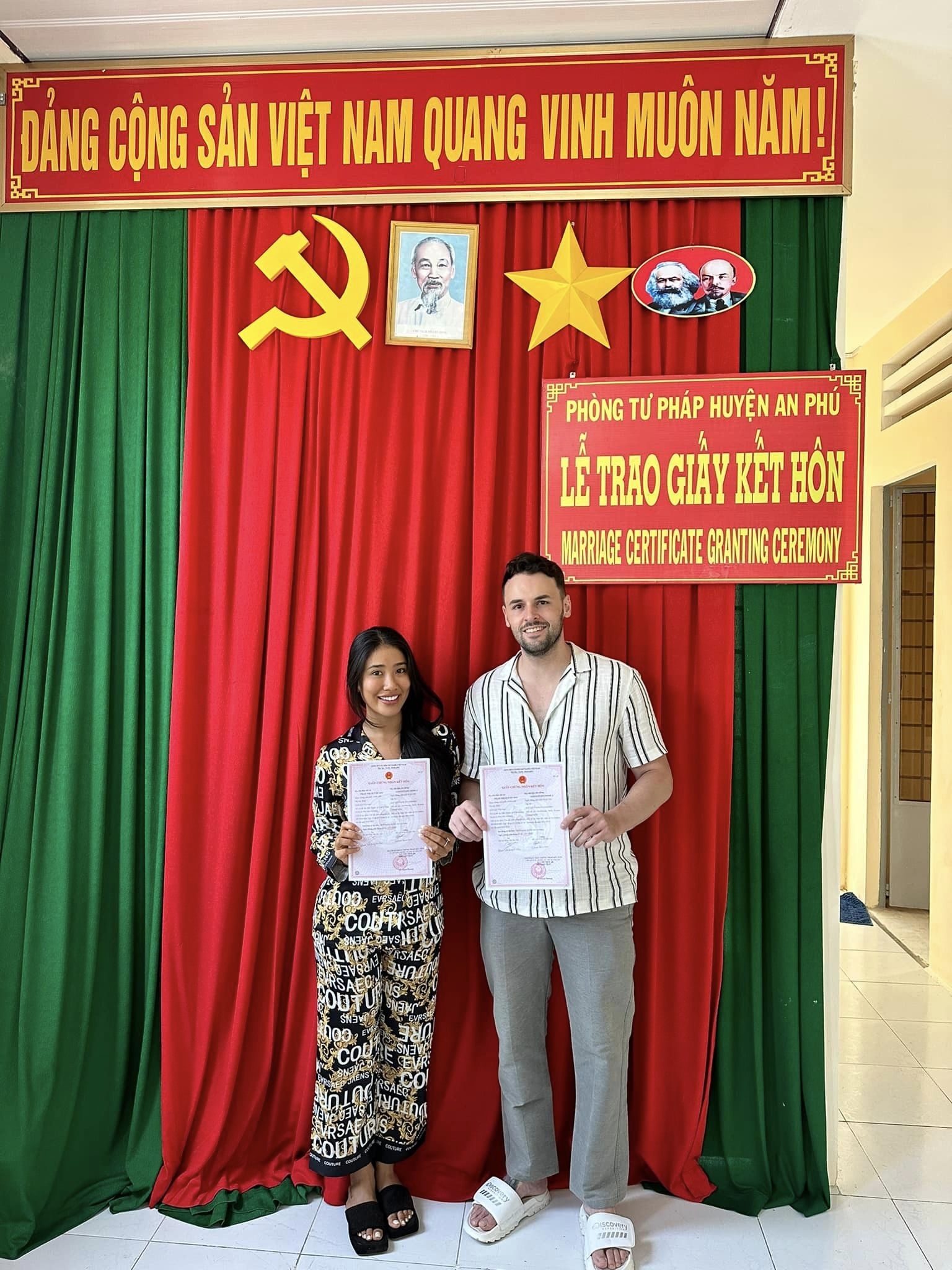 Hot TikToker Vy Phạm - Dũng Gee hoàn tất đăng ký kết hôn sau 3 năm chung sống