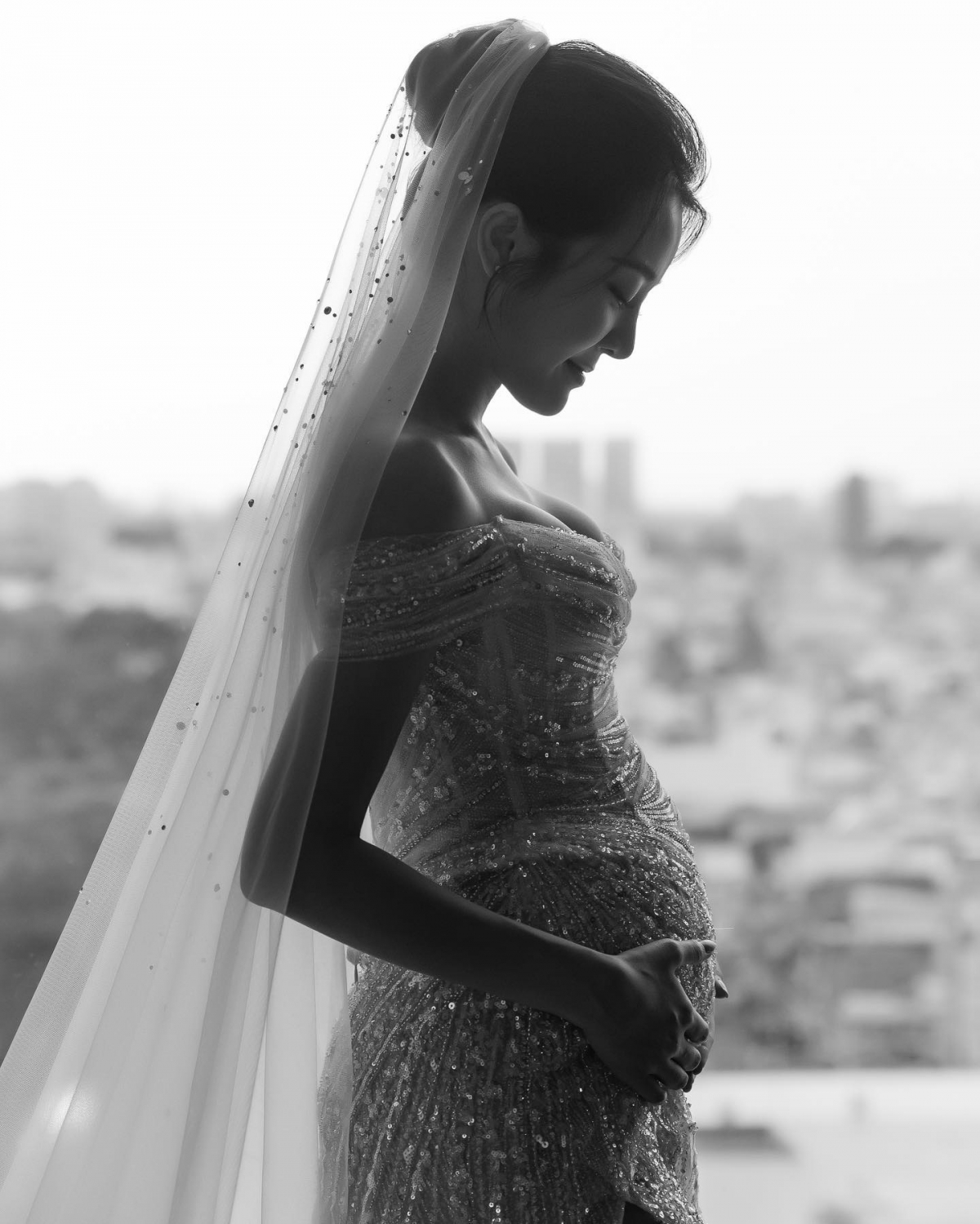 Diễn viên Karen Nguyễn chia sẻ hạnh phúc lần đầu làm mẹ