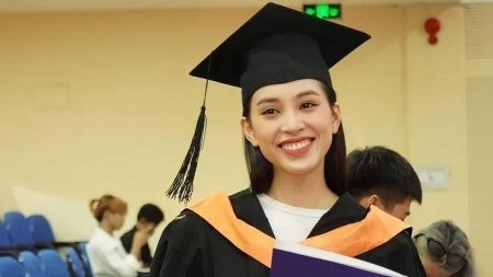 Hoa hậu Tiểu Vy chính thức tốt nghiệp đại học