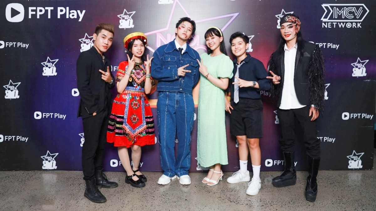‘Ngôi sao 30s’: Tùng Maru cool ngầu, thí sinh nổi bật với trang phục đặc biệt