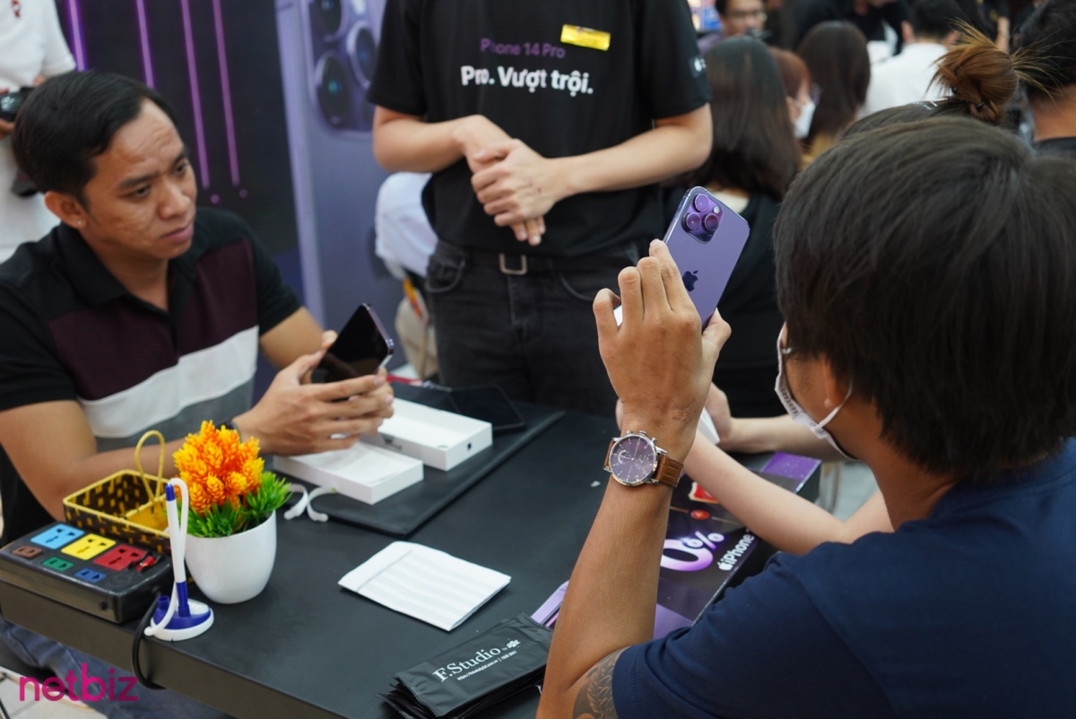 Người Việt sẽ rất khó mua iPhone 14 Pro Max trực tiếp ngay tại cửa hàng