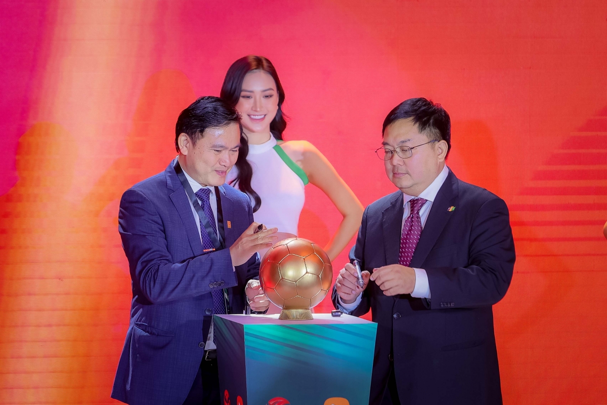 VPF và FPT Play ký kết hợp tác để nâng tầm bóng đá Việt Nam