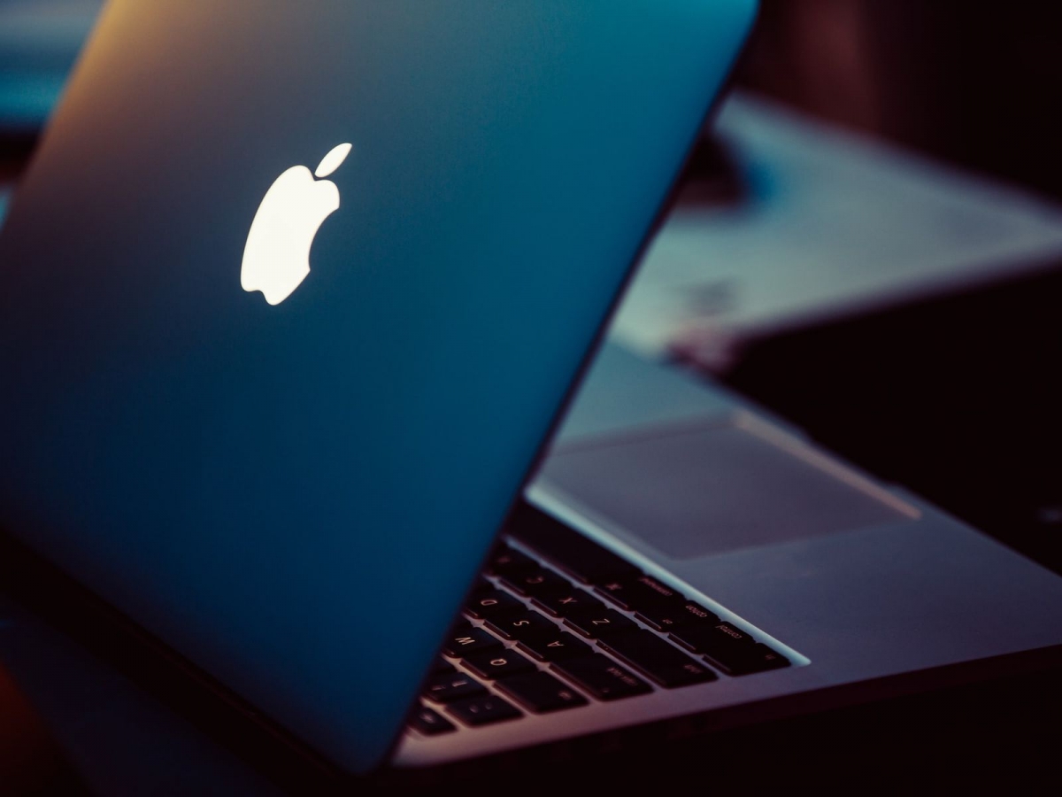 'Quả táo phát sáng' sắp được Apple mang trở lại các mẫu MacBook