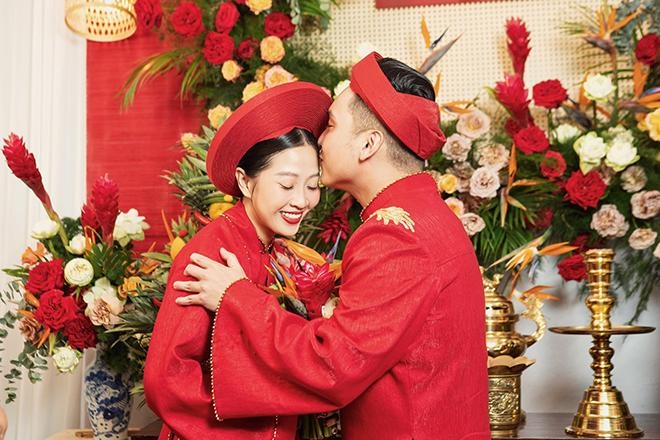 Liêu Hà Trinh mùi mẫn bên chồng trong không gian nghỉ dưỡng sang trọng