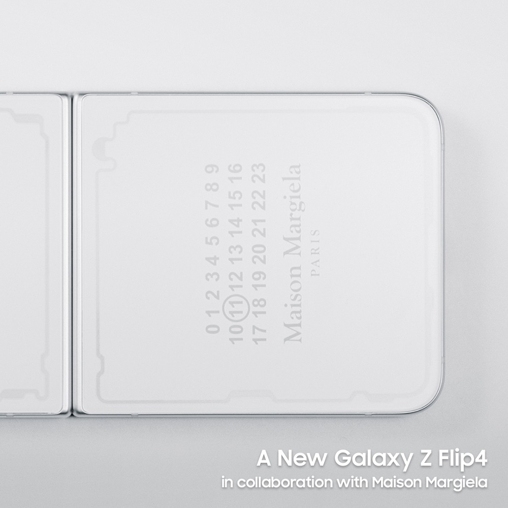 Sau Thom Browne, Samsung ra mắt Galaxy Z Flip4 kết hợp với nhà mốt Maison Margiela