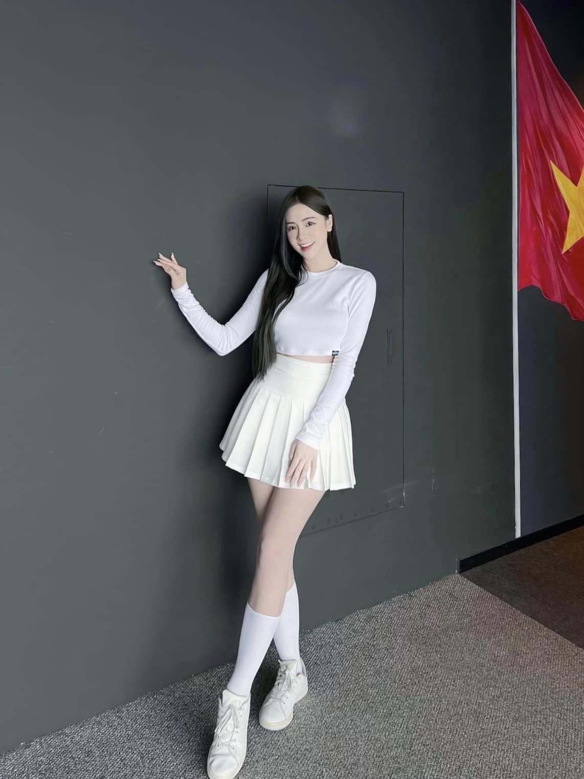 Hot girl 'Nóng cùng World Cup' Cao Trang tiết lộ bí quyết kiếm 150 triệu/tháng