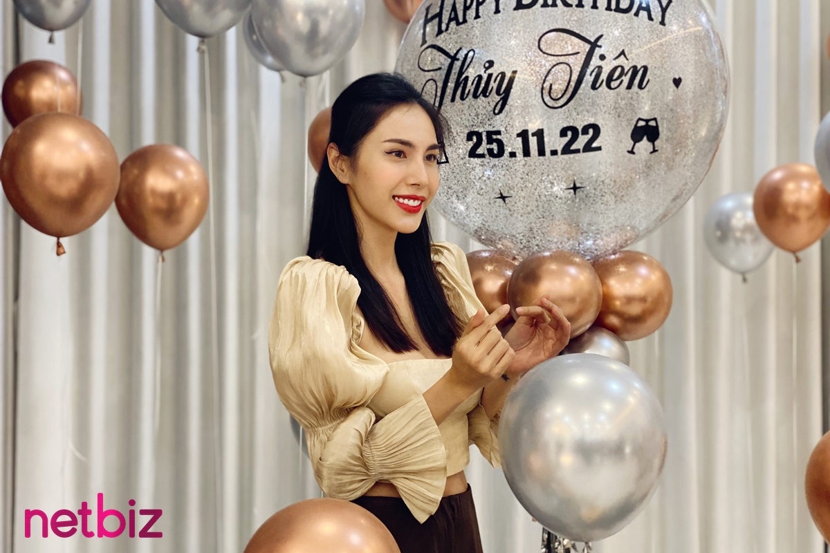 Thủy Tiên bất ngờ với tiệc sinh nhật do Công Vinh và fans bí mật thực hiện