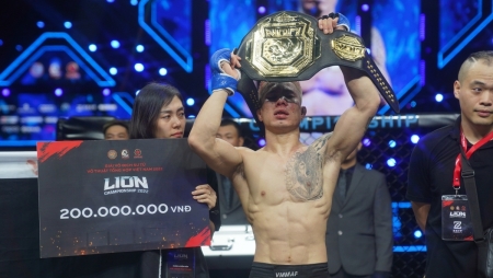 Phạm Văn Nam đổ máu để giành đai vô địch LION Championship 2022 đầy cảm xúc