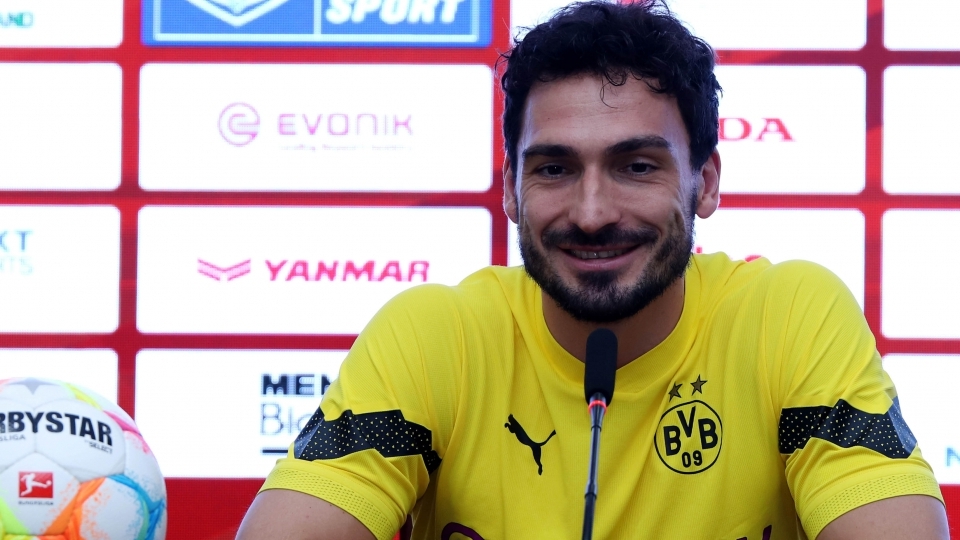 Trung vệ đội tuyển Đức Mats Hummels thích uống cà phê và ăn phở Việt Nam