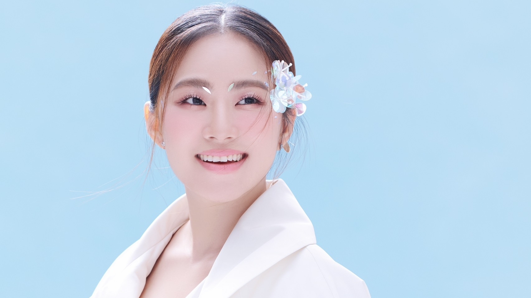 Lương Bích Hữu: Hãy cứ sống chân thành rồi mọi người sẽ hiểu, dù là sớm hay muộn