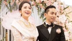 Khánh Thi rơi nước mắt xúc động khi được bà Phan Hiển tuyên bố 