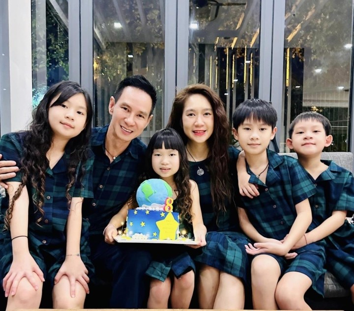 Vợ chồng Lý Hải – Minh Hà tổ chức sinh nhật giản dị, ấm cúng cho ai nữ